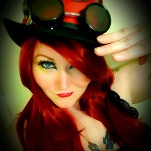 Meet your Posher, Danielle